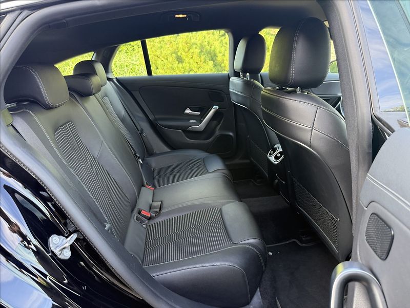 Mercedes-Benz CLA 180d - fotka 21 z 23