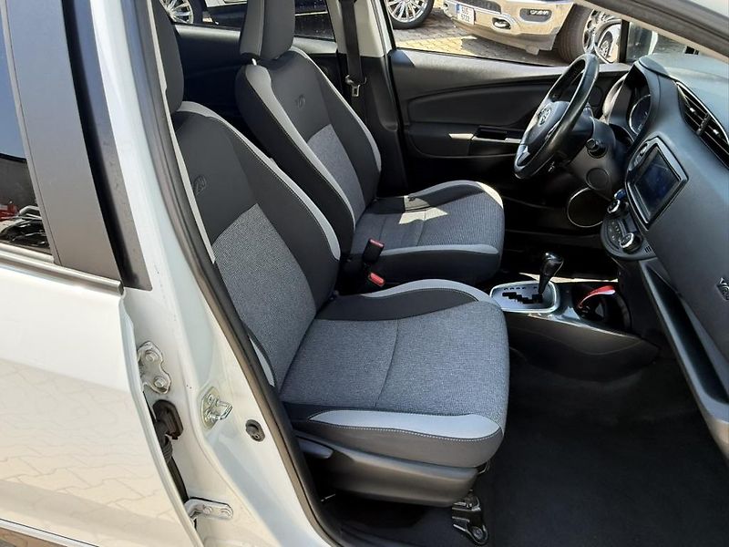 Toyota Yaris (2019) 1.5 Hybrid  - fotka 14 z 18