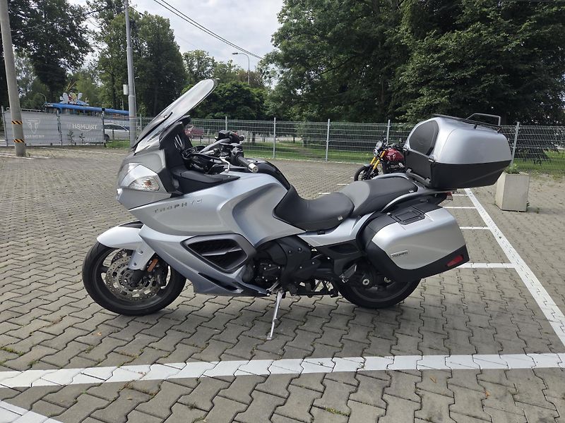 Triumph Trophy 1200 (2012) SE  - fotka 2 z 14