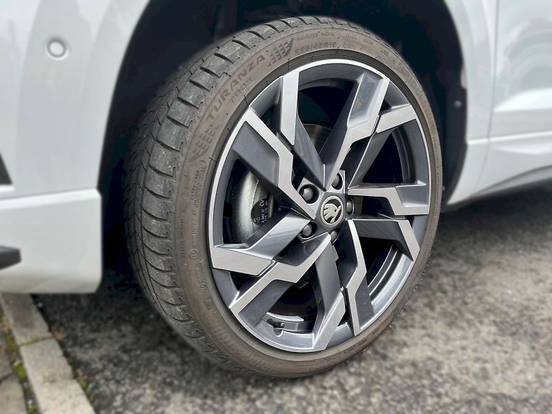 Škoda Karoq (2024) SPORTLINE TSI 1.5/110KW 7AP - fotka 28 z 37