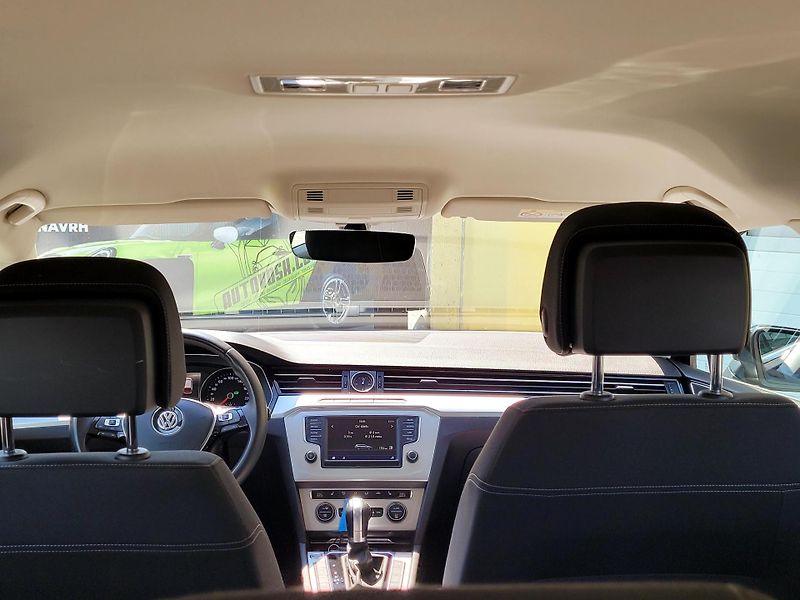 Volkswagen Passat 1,4TSi DSG SERV.KN,CEBIA,ACC - fotka 19 z 52