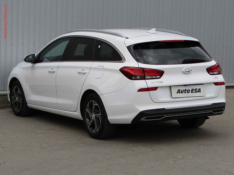 Hyundai i30 (2023) 1.0 T-GDi, 2.maj,ČR, Smart - fotka 6 z 22
