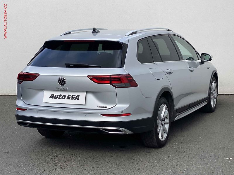 Volkswagen Golf (2021) 2.0 TDi 4x4, 1.maj,ČR - fotka 4 z 21