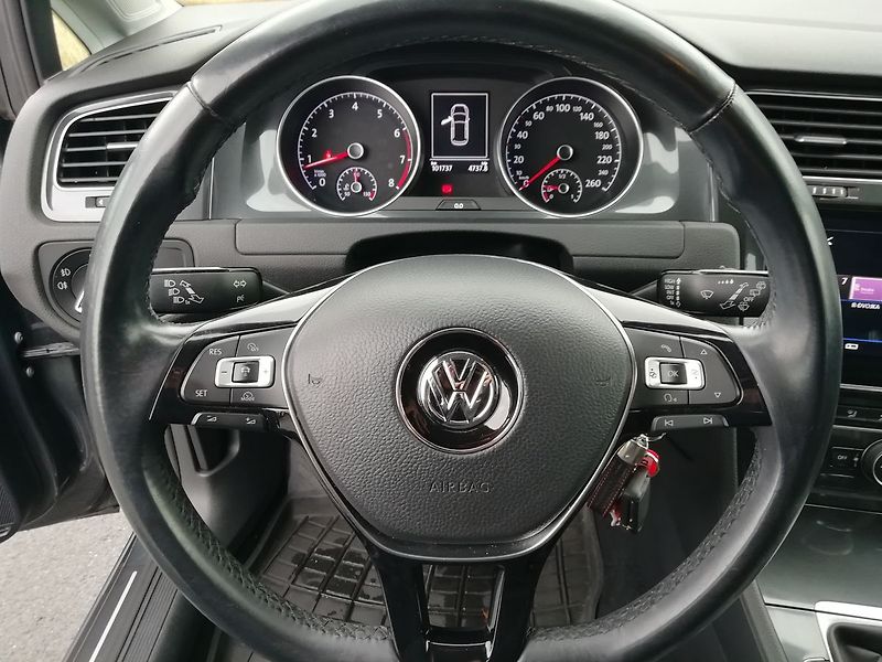 Volkswagen Golf 1,4 TSI Comfortline 92 kW - fotka 8 z 17