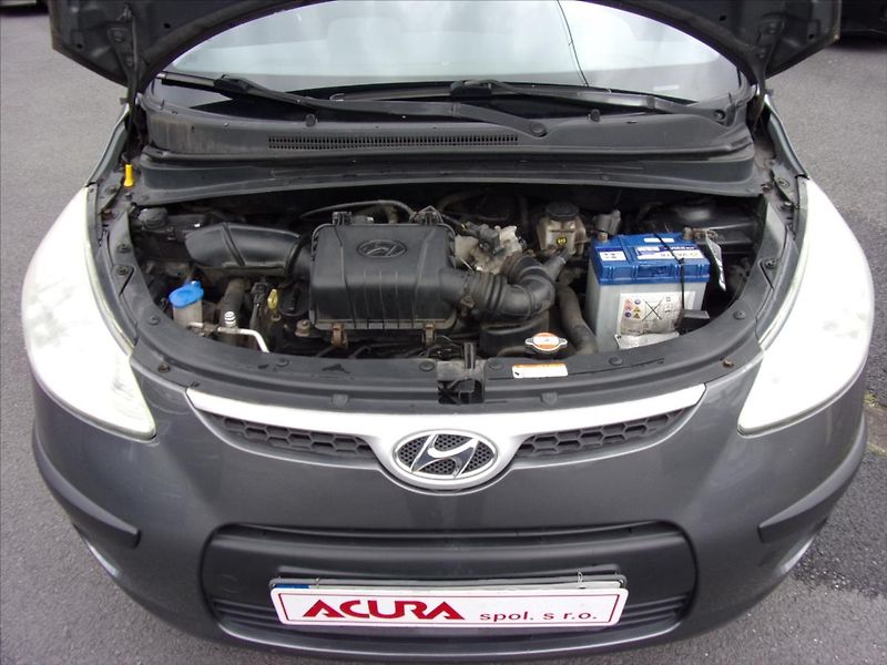 Hyundai i10 1,1 i  klima - fotka 21 z 22