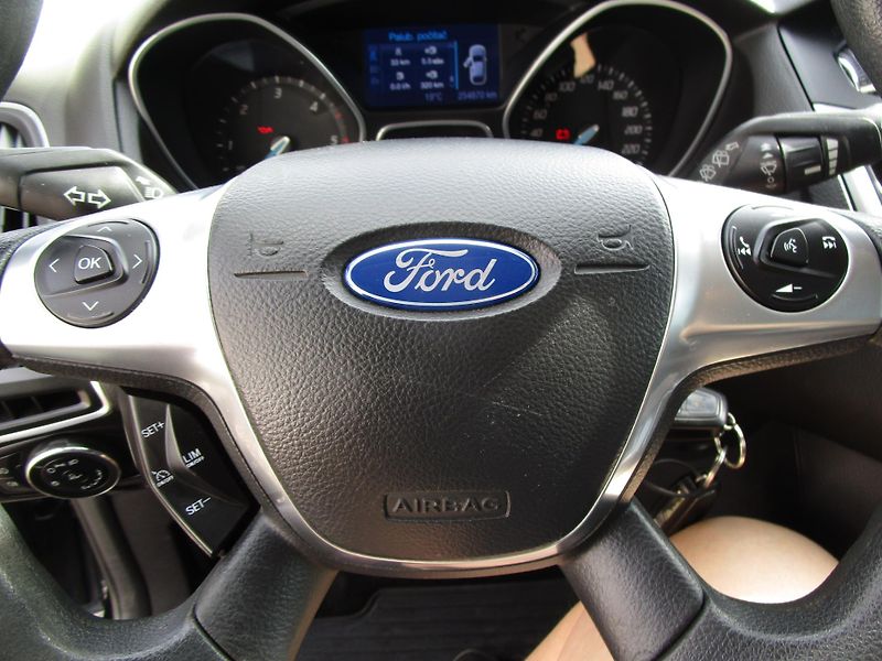 Ford Focus 1,6TDCI-85KW-NOVÁ STK - fotka 12 z 15