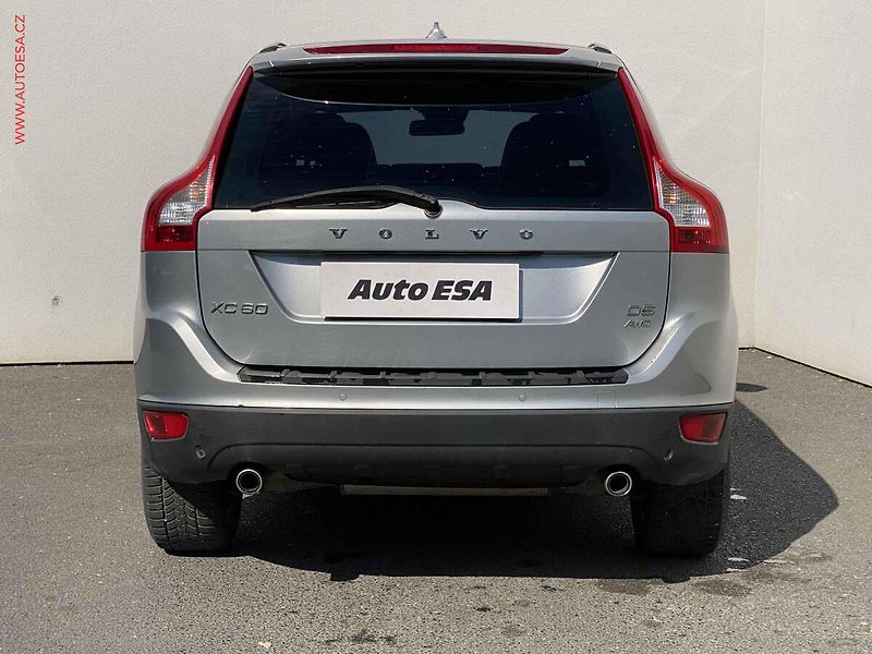 Volvo XC60 (2012) 2.4 D5 AWD, Ocean Race - fotka 5 z 19