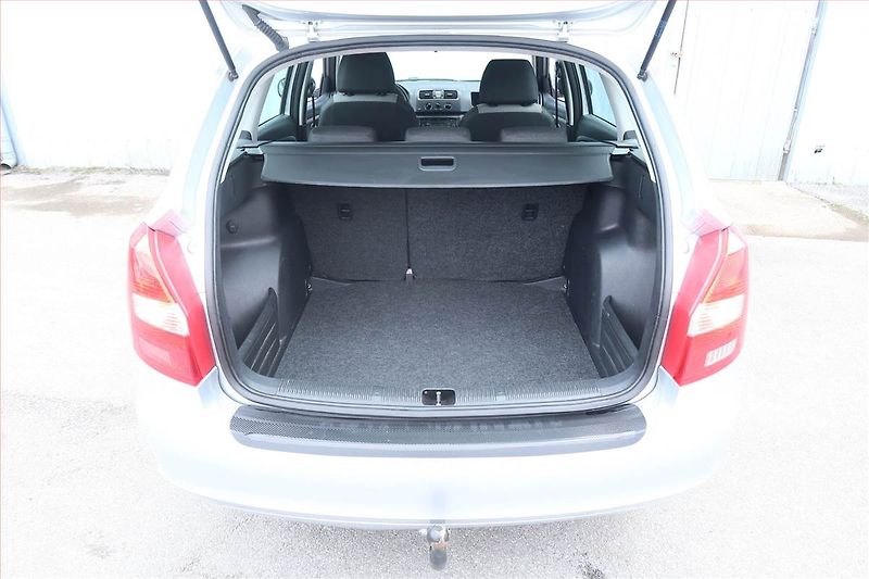 Škoda Fabia (2010) 1.2 TSI, Serv.kniha, Tempomat - fotka 13 z 16