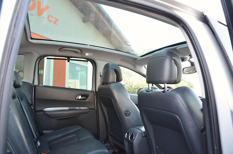 Peugeot 3008 (2015) 1.6 HDi 88kW XENON PANORAMA - fotka 11 z 37