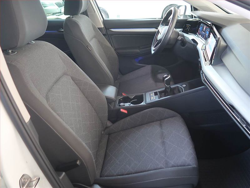 Volkswagen Golf (2022) 2.0 TDI, ČR,1.maj, Tempomat - fotka 9 z 17
