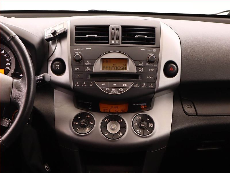 Toyota RAV4 (2007) 2.0 VVT-i, 4X4, Tempomat - fotka 10 z 15