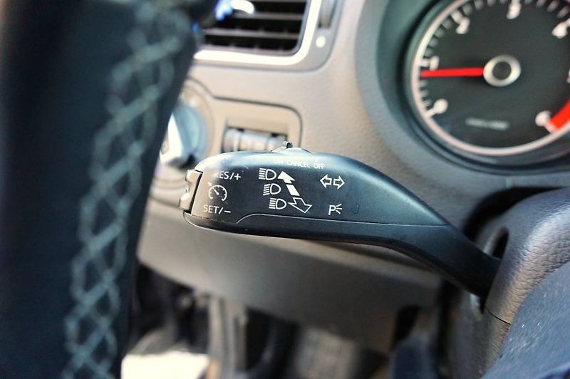 Volkswagen Polo (2012) STYLE 1,6 TDI 66 kW - fotka 23 z 32