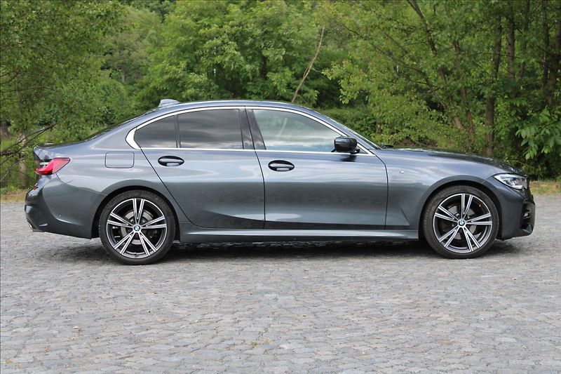 BMW Řada 3 320xd / M-PAKET / HUD / CZ - fotka 7 z 44