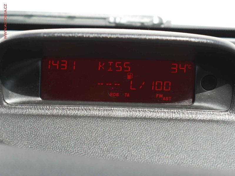 Peugeot 307 (2006) 1.6 HDI, AC, tažné - fotka 13 z 16