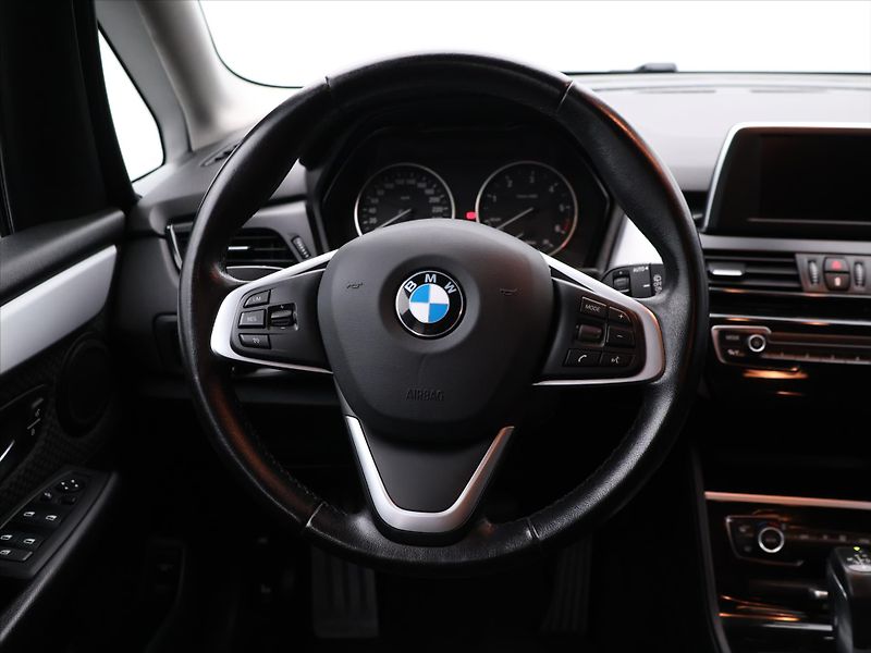 BMW Řada 2 2,0 218d 100kW Aut. Comfort+ - fotka 14 z 29
