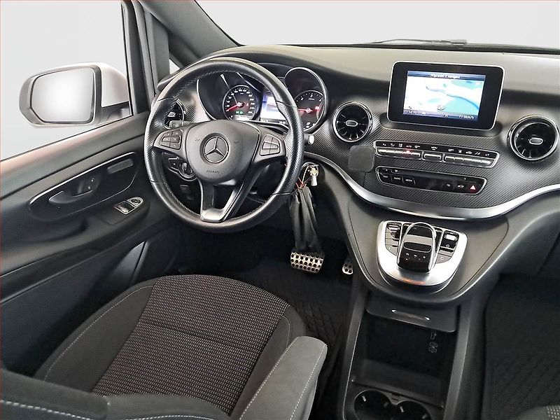 Mercedes-Benz Třídy V (2019) 300 d 4MATIC, ČR - fotka 7 z 19