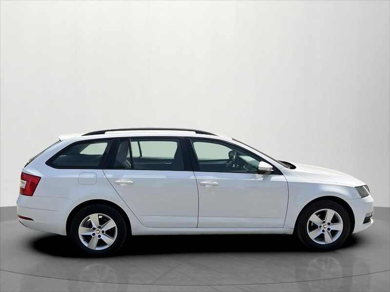 Škoda Octavia 1,6 TDi 85 Kw Ambition ČR DPH - fotka 8 z 30
