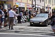 Ze startu XIV. Slánského okruhu - průjezd Londou.