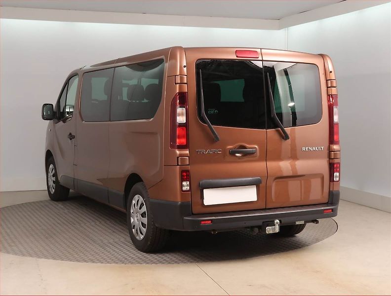 Renault Trafic (2019) 1.6 dCi, Bus, 9Míst, ČR, DPH - fotka 4 z 15