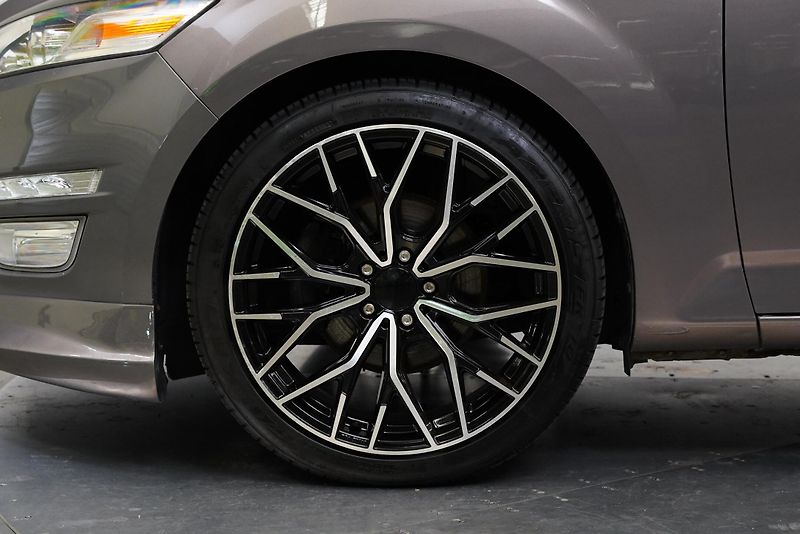 Ford Mondeo - fotka 10 z 23