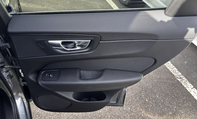 Volvo XC60 B5 AWD / ČR / 1. maj // výhřev - fotka 20 z 42