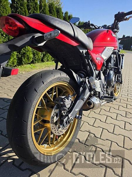 Kawasaki Z 650 RS (2023) - fotka 8 z 15