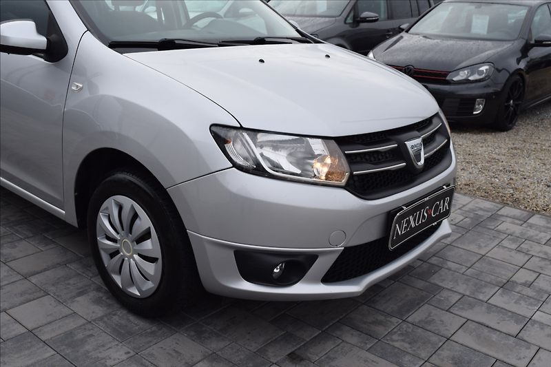 Dacia Sandero 1,2 i 55KW PO SERVISE - fotka 9 z 39