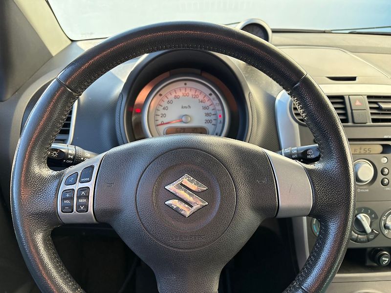 Suzuki Splash 1.0, 48kW, Klima, Výhřevy - fotka 8 z 16