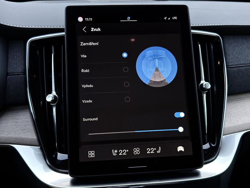 Volvo XC90 T8 AWD // PLUS DARK// PANORAMA - fotka 41 z 53