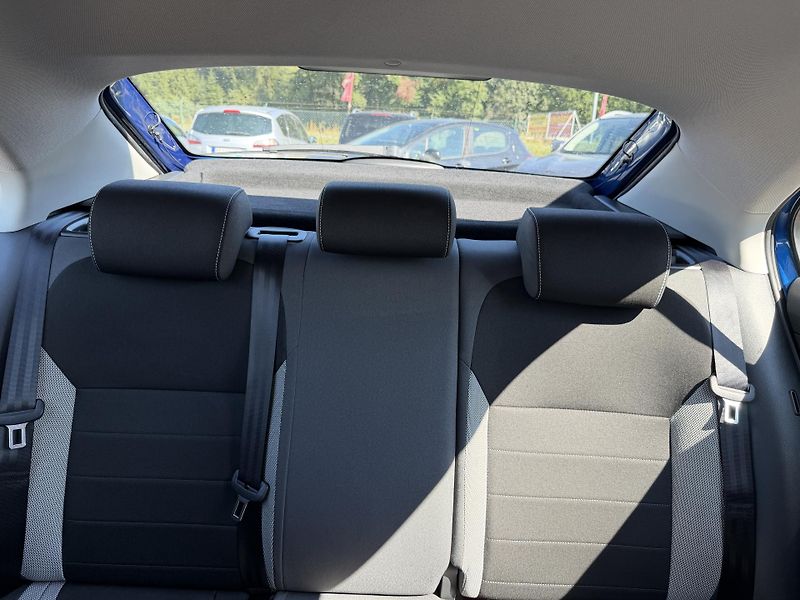 Škoda Rapid 1.0 TSI DPH REZERVACE - fotka 16 z 20