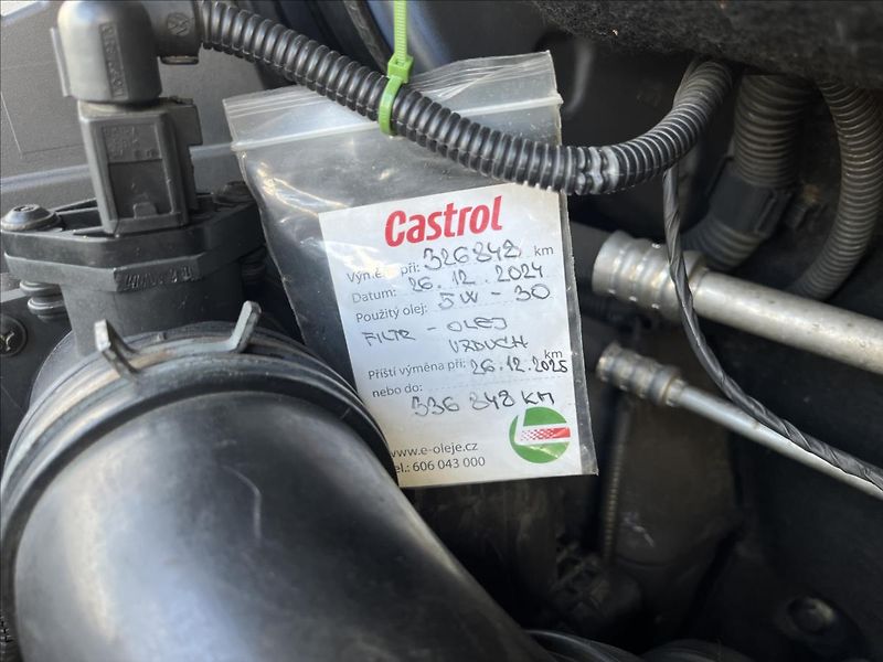 Volkswagen Caravelle 2,5 TDI - fotka 29 z 29