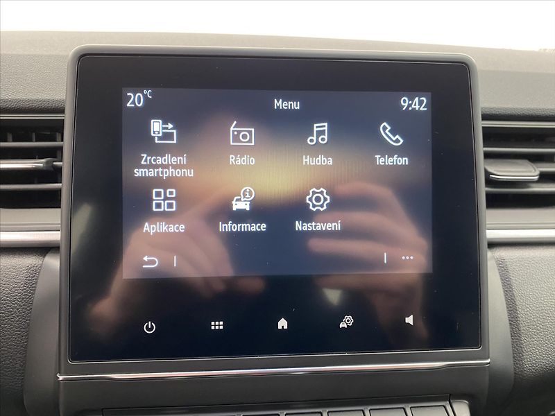 Renault Captur 1,0 TCe 67kW 1. maj. ČR - fotka 18 z 29