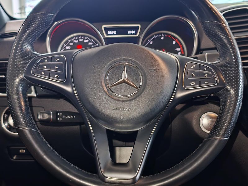 Mercedes-Benz GLE 250d 4M AMG Airmatic - fotka 24 z 53