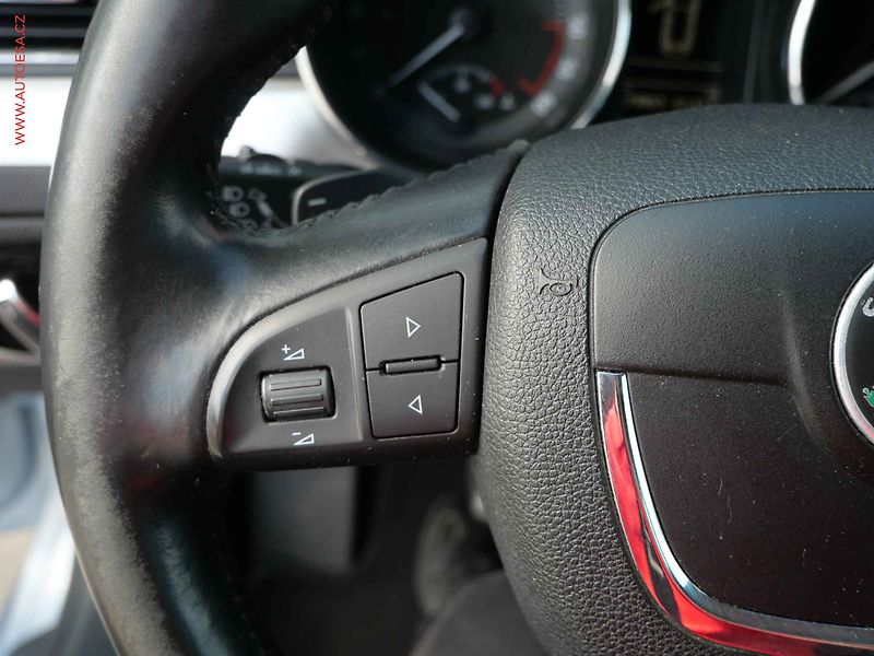 Škoda Superb (2012) 2.0TDi 4x4, Elegance, DSG - fotka 12 z 28