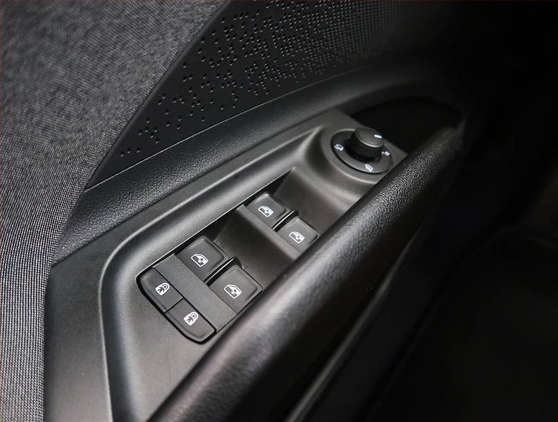 Škoda Enyaq (2023) 60 (62 kWh), SoH 93% - fotka 18 z 25