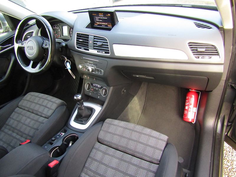 Audi Q3 (2016) 1.4 TFSI 110kW - fotka 15 z 44