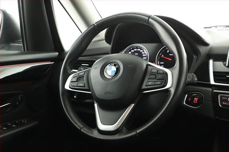 BMW Řada 2 (2020) 218d Gran Tourer, Automat - fotka 17 z 18