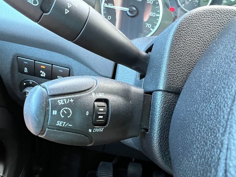 Citroën Berlingo (2017) 1.2PT Shine! NAVI! Tažné! 1.ma - fotka 28 z 37
