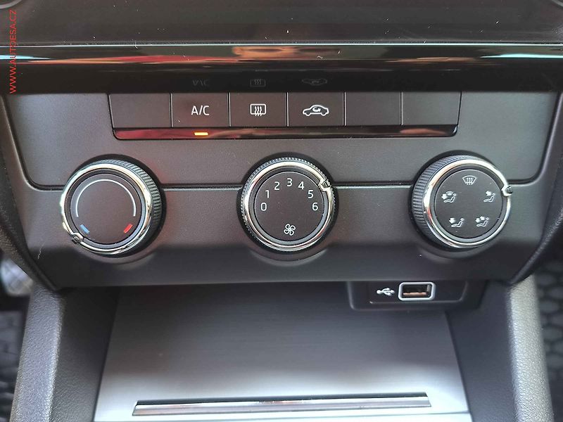 Škoda Octavia (2018) 1.5 TSI, Navi, AC, temp - fotka 16 z 22