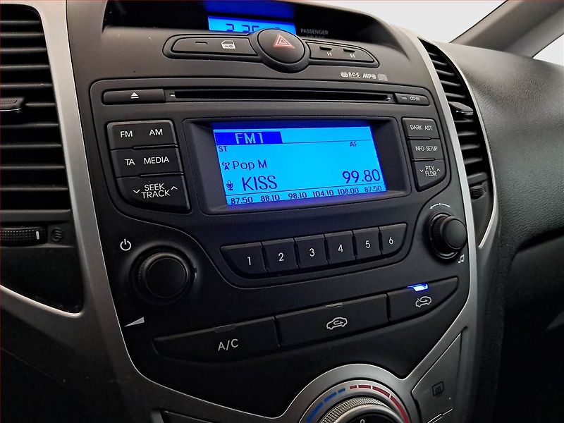 Hyundai ix20 (2011) 1.4 CVVT - fotka 13 z 16