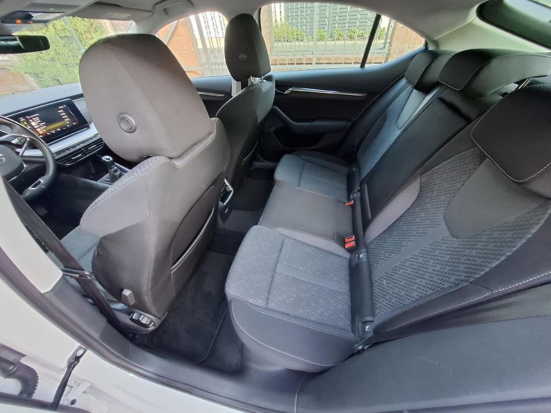Škoda Octavia (2023) 2.0 TDI,CR,1 maj,nehav,ser. kn - fotka 11 z 24