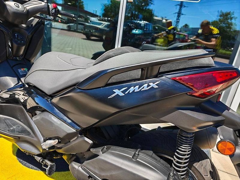 Yamaha X-Max 125 (2023) TECH MAX - fotka 15 z 20