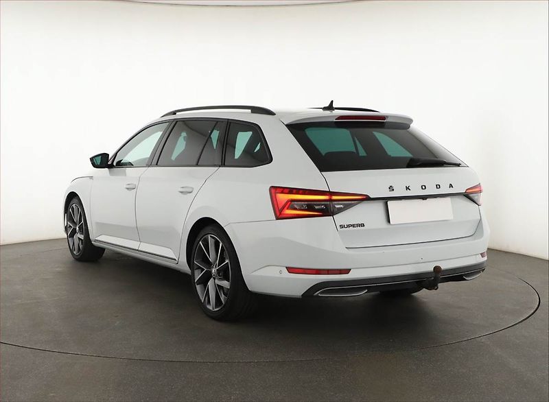 Škoda Superb (2022) Sportline 2.0 TDI - fotka 4 z 21
