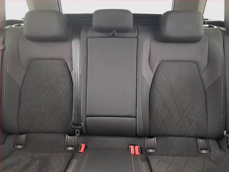 Volkswagen Golf (2021) 1.5 TSI - fotka 10 z 17