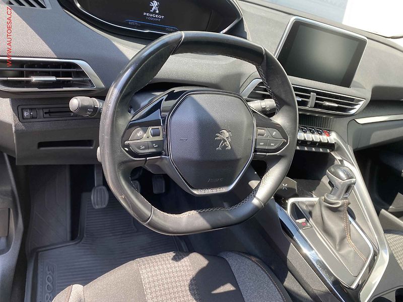 Peugeot 3008 (2018) 1.2PT, 1.maj,ČR, Active - fotka 12 z 18