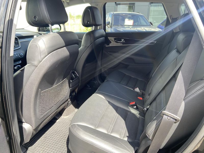 Kia Sorento 2.2 CRDi 147kW AT AWD Premium - fotka 11 z 25