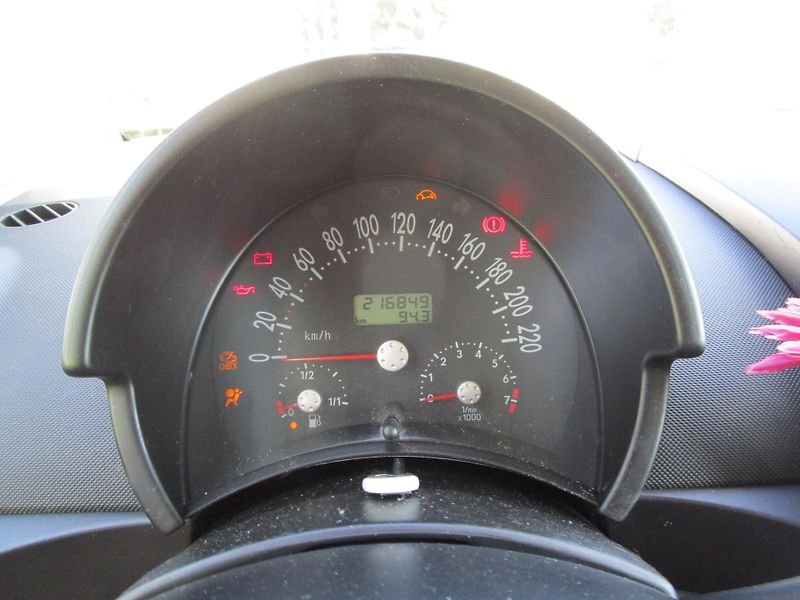 Volkswagen New Beetle 2,0i-85KW-KOUPEN V ČR-PĚKNÝ  - fotka 11 z 14
