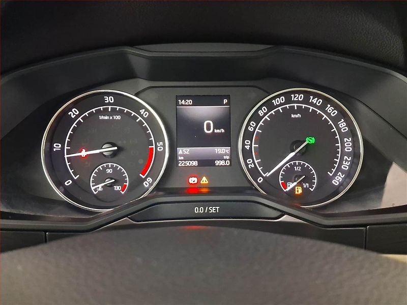 Škoda Superb (2018) 2.0 TDI, Automat, Navi - fotka 11 z 24