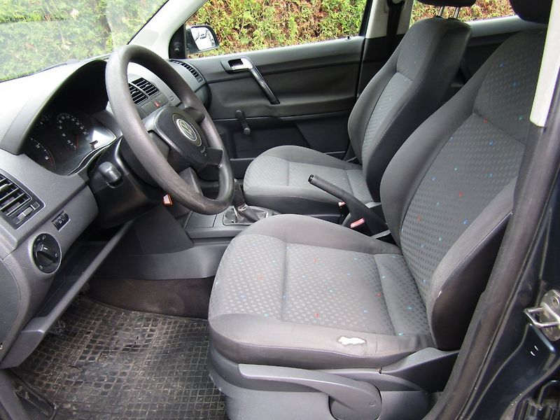 Volkswagen Polo (2005) 1.2i 40kW   CZ PŮVOD - fotka 19 z 31