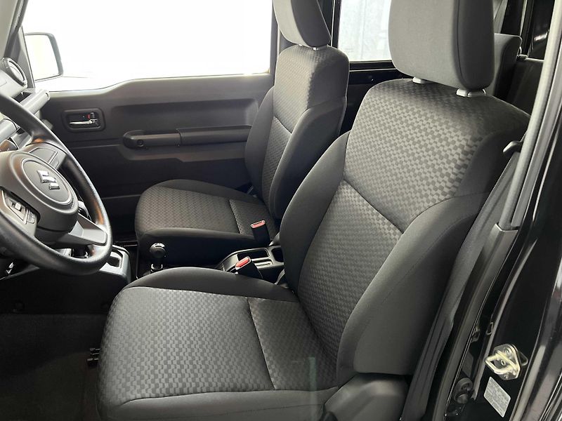 Suzuki Jimny ALLGRIP 1.5VVT AUTOMAT 4-MÍSTA - fotka 7 z 17